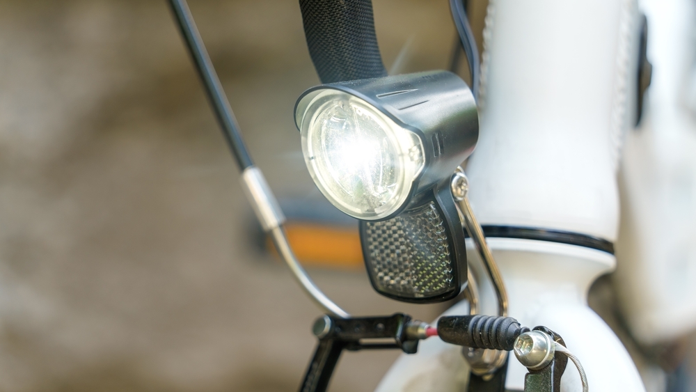 Comment bien choisir ses éclairages vélo pour rouler en ville